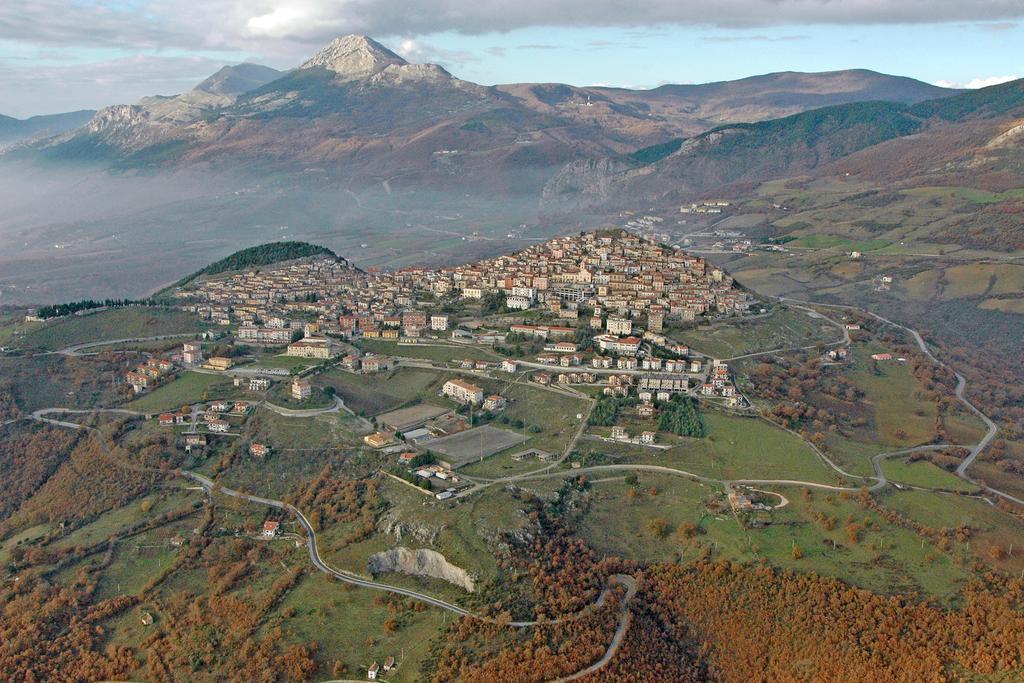 Отель Il Castello Виджано Экстерьер фото